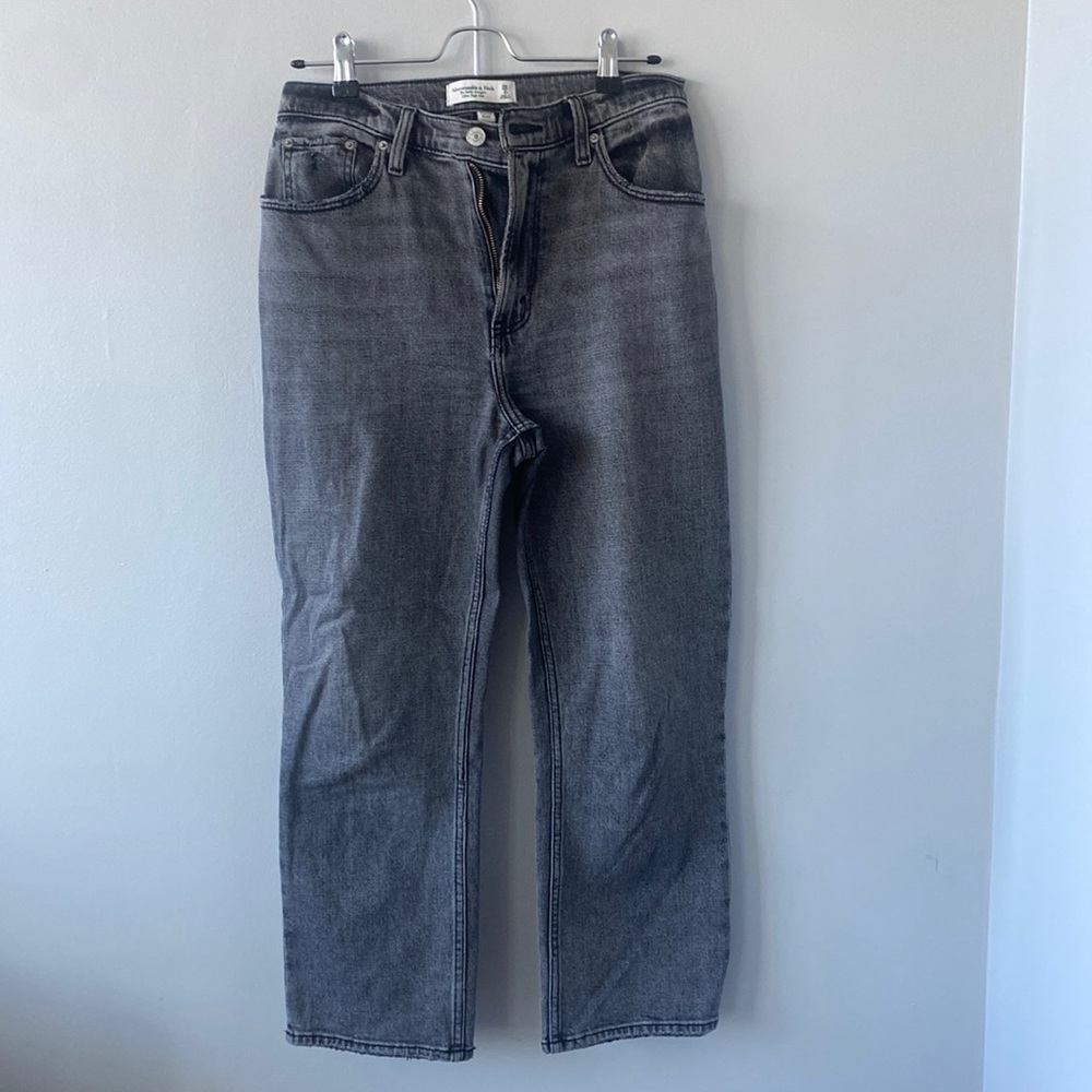 Abercrombie Curve Love Ankle Straight Ultra High Rise Black Wash 26 Short